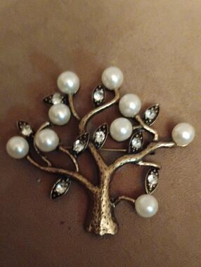 Pearl and Crystal Tree Brooch - Gold Tone